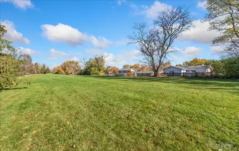 Exterior - 1699 Pebble Beach Dr, Hoffman Estates, IL 60169 photo 5 of 5