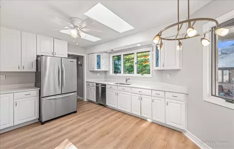 Kitchen - 1699 Pebble Beach Dr, Hoffman Estates, IL 60169 photo 1 of 4