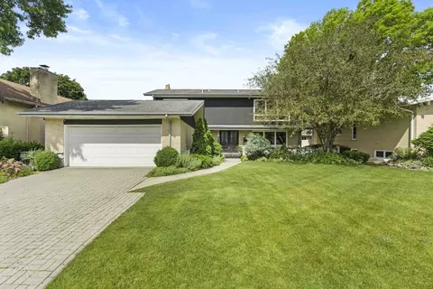 9616 S Kildare Ave, Oak Lawn, IL 60453