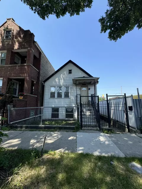 2632 S Troy St, Chicago, IL 60623