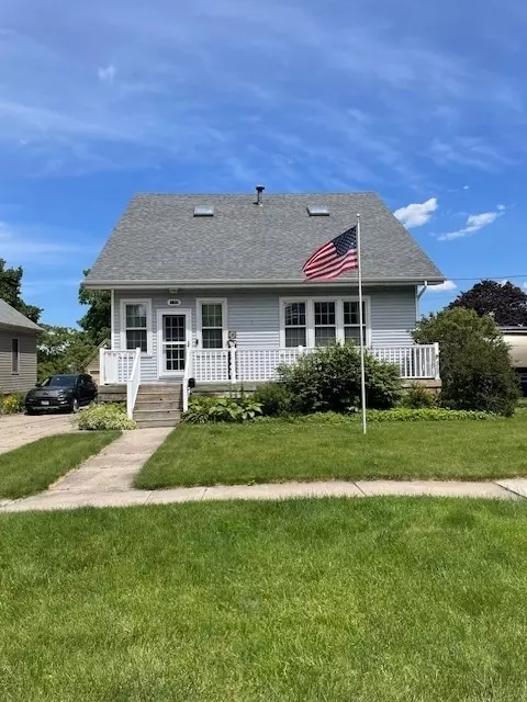 338 Dacy St, Woodstock, IL 60098