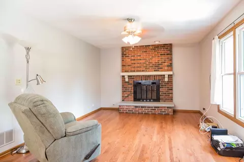 701 Holly Dr, Bartlett, IL 60103 photo 8