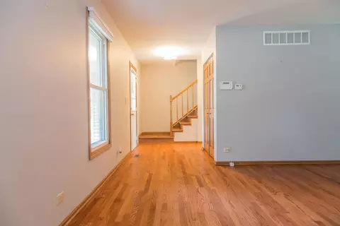 701 Holly Dr, Bartlett, IL 60103 photo 5
