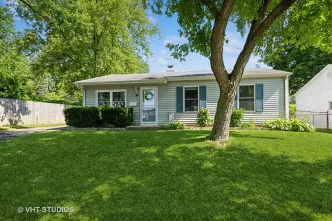 16 E Oltendorf Rd, Streamwood, IL 60107