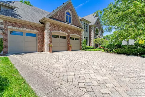 Exterior - 456 S Oak St, Itasca, IL 60143 photo 3 of 6