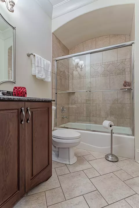 Bath - 456 S Oak St, Itasca, IL 60143 photo 1 of 7