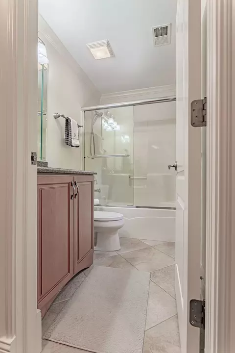 Bath - 456 S Oak St, Itasca, IL 60143 photo 7 of 7