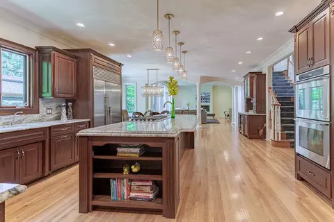 Kitchen - 456 S Oak St, Itasca, IL 60143 photo 5 of 5