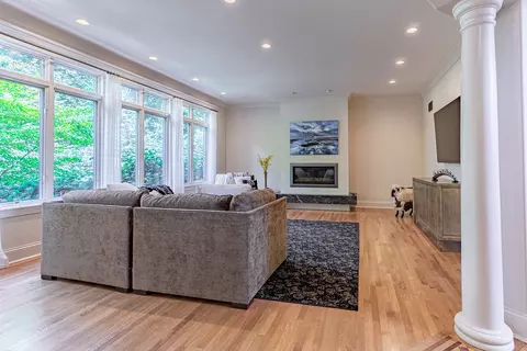 Living - 456 S Oak St, Itasca, IL 60143 photo 2 of 2