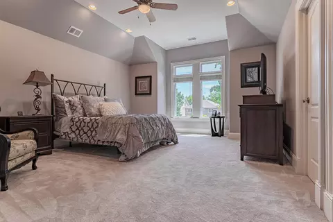 Bedroom - 456 S Oak St, Itasca, IL 60143 photo 3 of 5