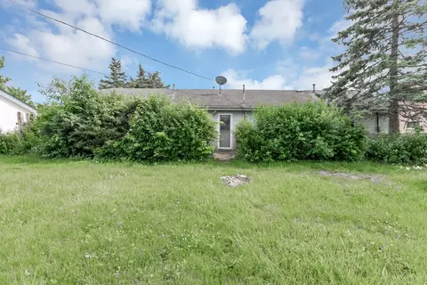 Exterior - 90 W Thacker St, Hoffman Estates, IL 60169 photo 2 of 3