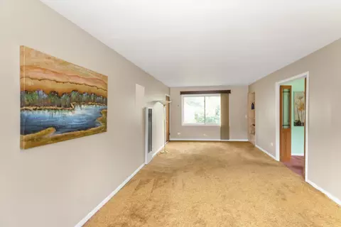 Living - 90 W Thacker St, Hoffman Estates, IL 60169 photo 1 of 3