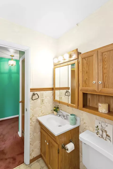 Bath - 90 W Thacker St, Hoffman Estates, IL 60169 photo 1 of 2