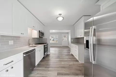 Entry Way - 129 Springleaf Dr, Bolingbrook, IL 60440 photo 1 of 1