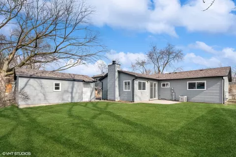 Exterior - 129 Springleaf Dr, Bolingbrook, IL 60440 photo 2 of 2