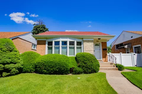 7621 Park Ave, Skokie, IL 60077