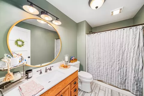 Bath - 4607 E 2619th Rd, Sandwich, IL 60548 photo 1 of 3