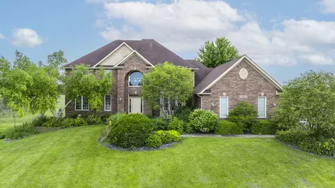 15 N870 Meadow Ct, Hampshire, IL 60140