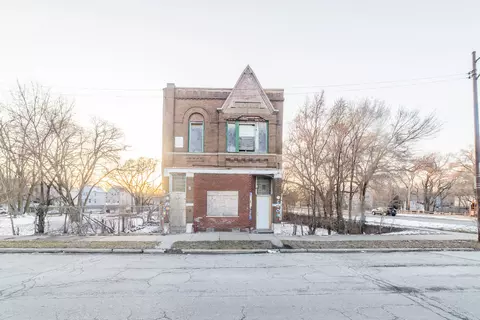 9002 S Mackinaw Ave, Chicago, IL 60617