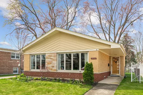 10508 S Kildare Ave, Oak Lawn, IL 60453
