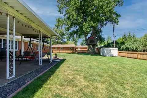 Exterior - 1904 Garling Dr, Bloomington, IL 61701 photo 4 of 11