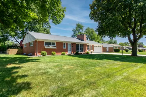 Exterior - 1904 Garling Dr, Bloomington, IL 61701 photo 9 of 11