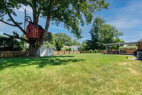 Exterior - 1904 Garling Dr, Bloomington, IL 61701 photo 7 of 11
