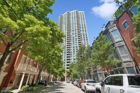 501 N Clinton St #2305, Chicago, IL 60654