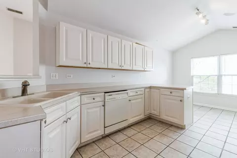 2302 Scott Ln, Aurora, IL 60502 photo 6