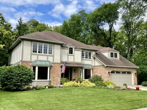 833 Rockbridge Dr, Naperville, IL 60540