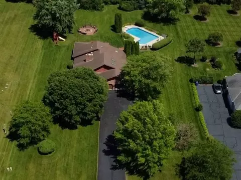 16457 S Kensington Dr, Homer Glen, IL 60491