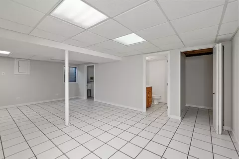 2050 Aronomink Cir, Elgin, IL 60123 photo 17