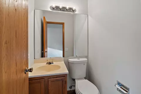 2050 Aronomink Cir, Elgin, IL 60123 photo 9