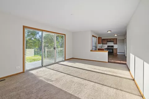 2050 Aronomink Cir, Elgin, IL 60123 photo 8