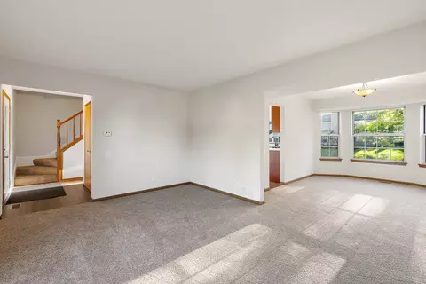 2050 Aronomink Cir, Elgin, IL 60123 photo 3