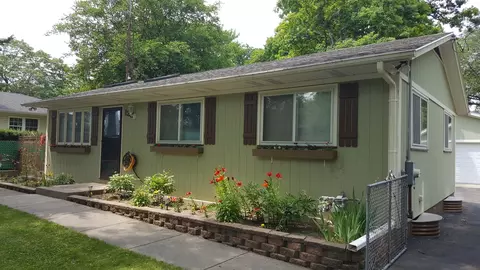 123 Pierce St, North Aurora, IL 60542 photo 3