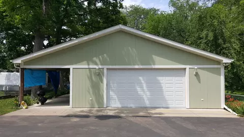 123 Pierce St, North Aurora, IL 60542 photo 2