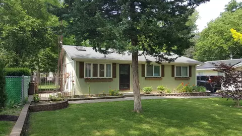 123 Pierce St, North Aurora, IL 60542