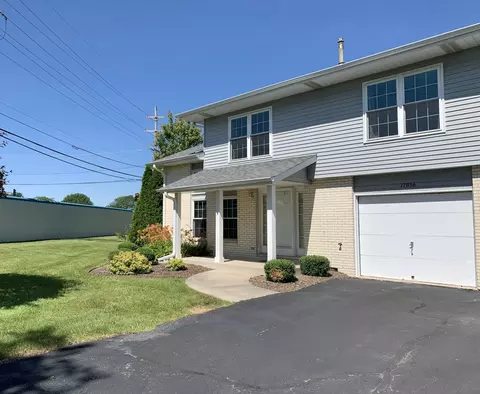17036 Circle Dr, Tinley Park, IL 60477