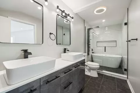 Bath - 21010 London Dr, Olympia Fields, IL 60461 photo 3 of 5