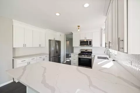 Kitchen - 21010 London Dr, Olympia Fields, IL 60461 photo 2 of 4