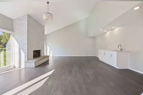 Living - 21010 London Dr, Olympia Fields, IL 60461 photo 3 of 3