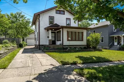 411 N Chicago Ave, Rockford, IL 61107