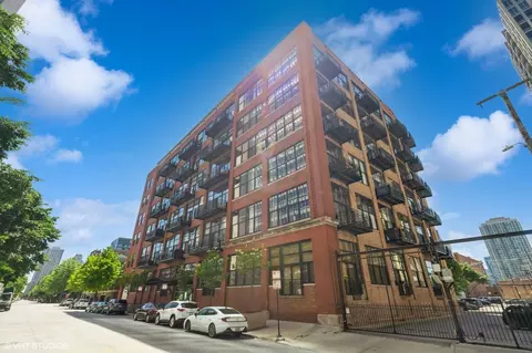 521 W Superior St #629, Chicago, IL 60654