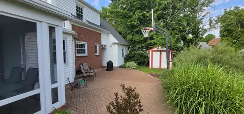 410 E Fellows St, Dixon, IL 61021 photo 4