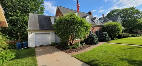 410 E Fellows St, Dixon, IL 61021 photo 2