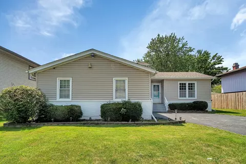 17486 Eastgate Dr, Country Club Hills, IL 60478