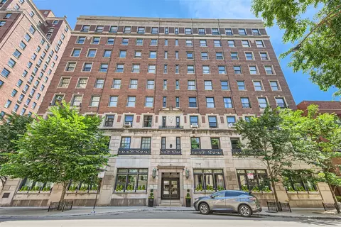 1255 N State Pkwy #8H, Chicago, IL 60610