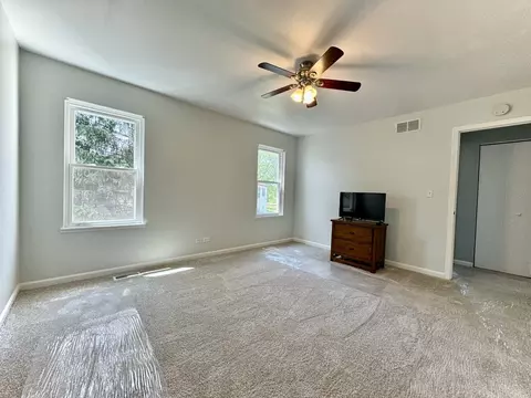Bedroom - 2460 Devonshire Ct, Aurora, IL 60502 photo 3 of 5
