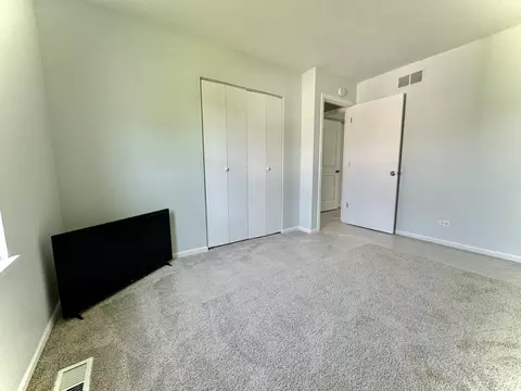 Bedroom - 2460 Devonshire Ct, Aurora, IL 60502 photo 1 of 5
